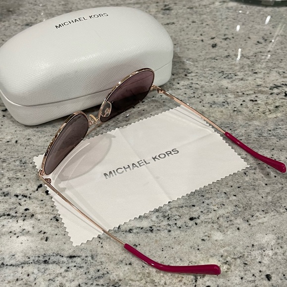 Michael Kors Sunglasses 😎 - Picture 7 of 13